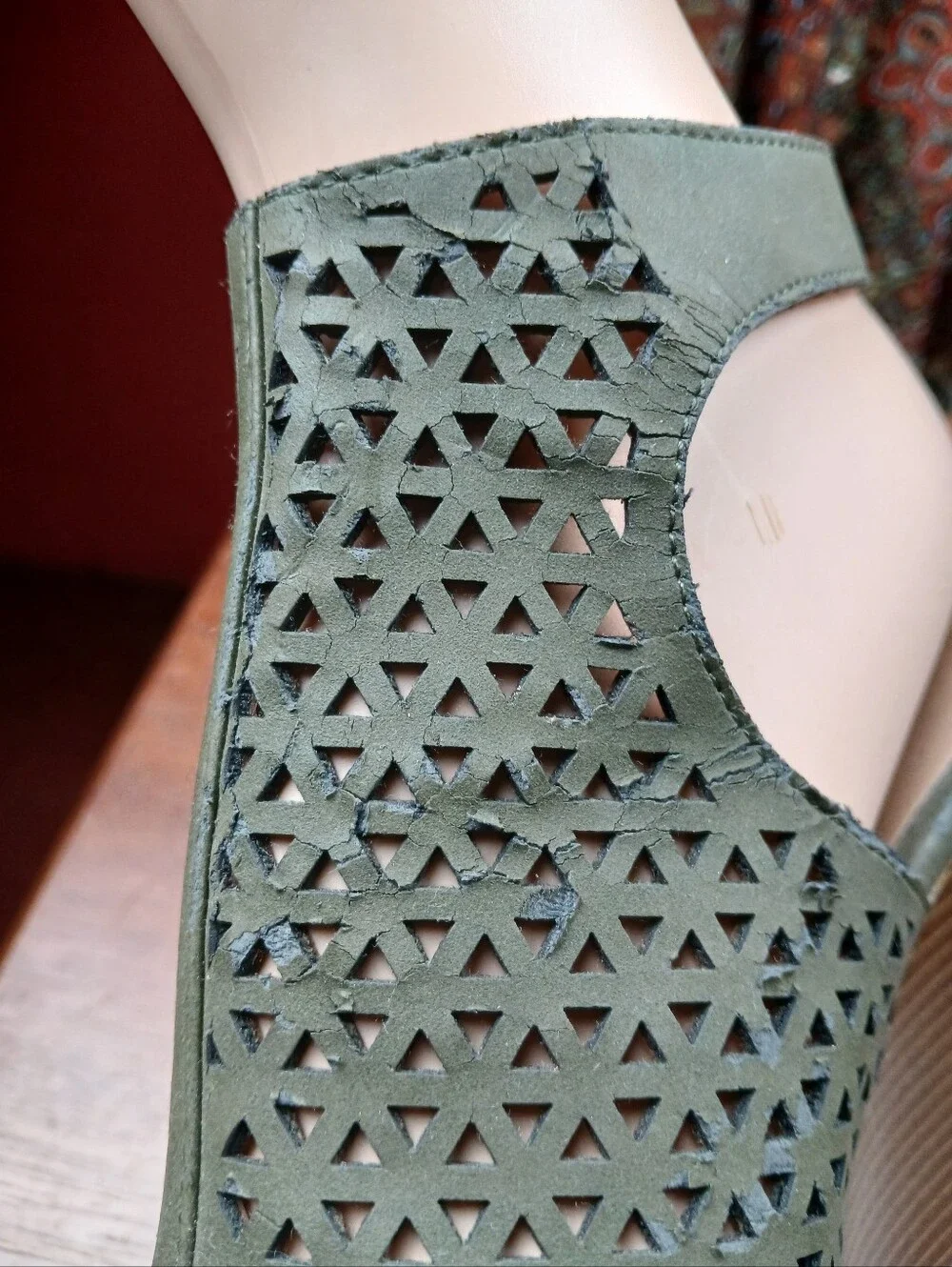PARKER & SKY Olive Green Laser Cut Open Toe Gladiator Wedge Sandals Size 8